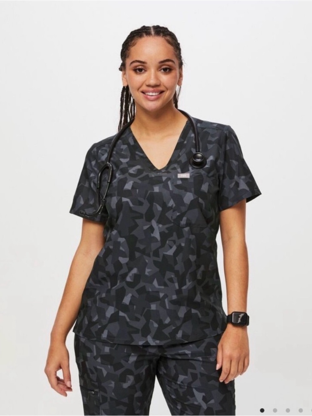 XL FIGS Catarina FREEx Women’s Scrub Set in Black & Gray Camo Bonsai print EUC